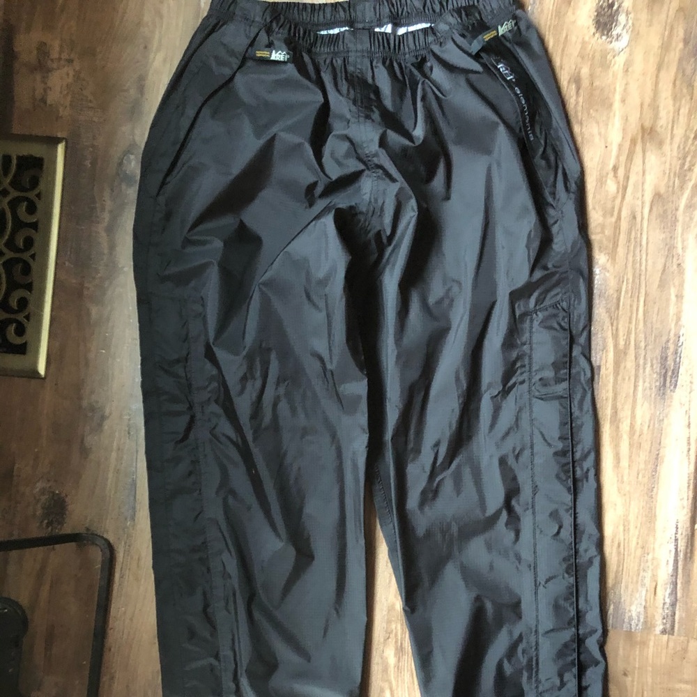 REI Element Woman’s Black Rain Pants